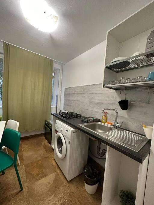 24 Ior By Green Apartments Bukares Bagian luar foto